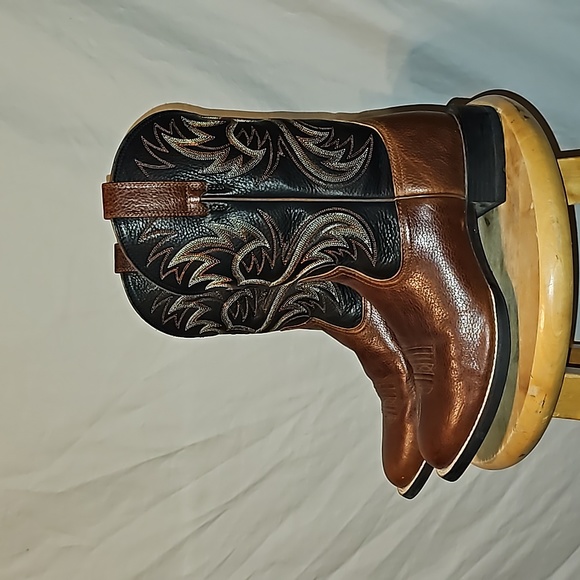 Ariat Other - Ariat cowboy boots